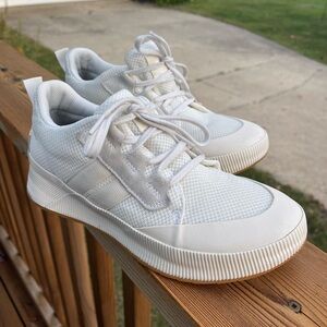 ✨EUC SOREL Women’s Out and about Waterproof sneakers